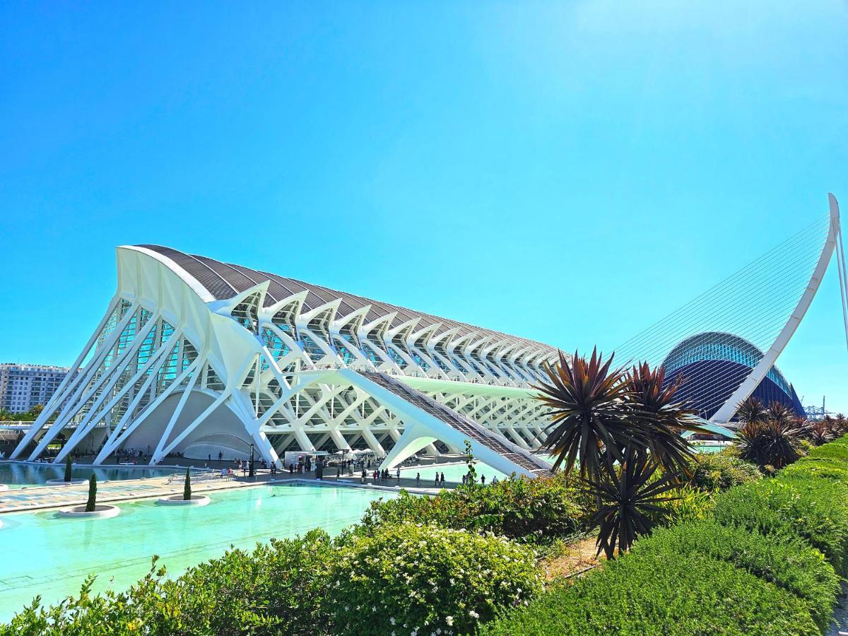 Apartamentos Las Ciencias V Valencia Luaran gambar