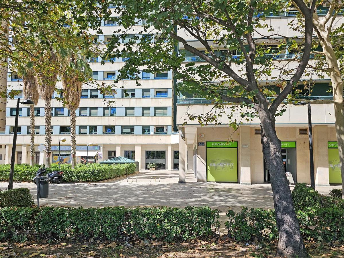 Apartamentos Las Ciencias V Valencia Luaran gambar